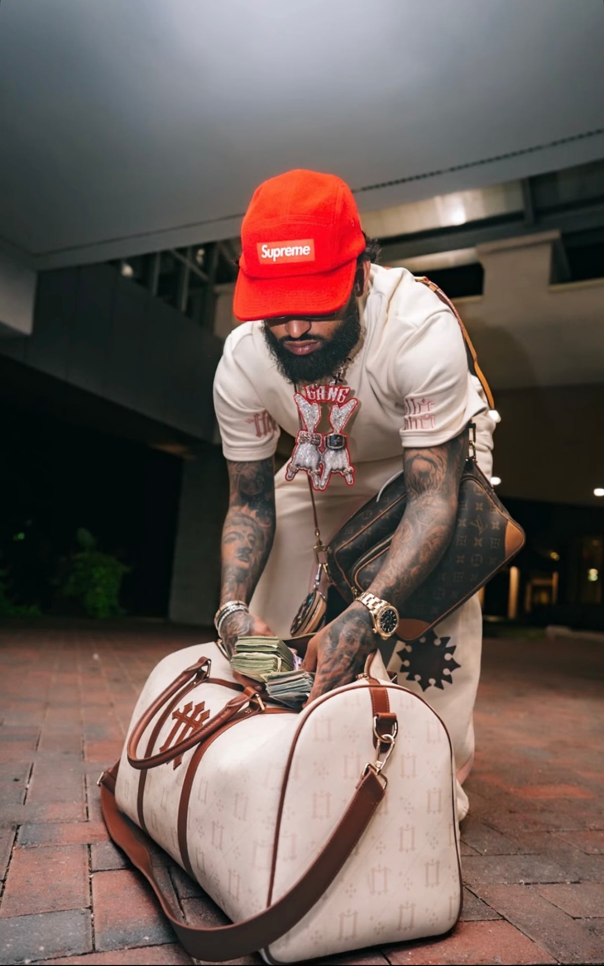 Millo Gang Designer % creme and pink t-shirt by Bryant Myers – photo 2